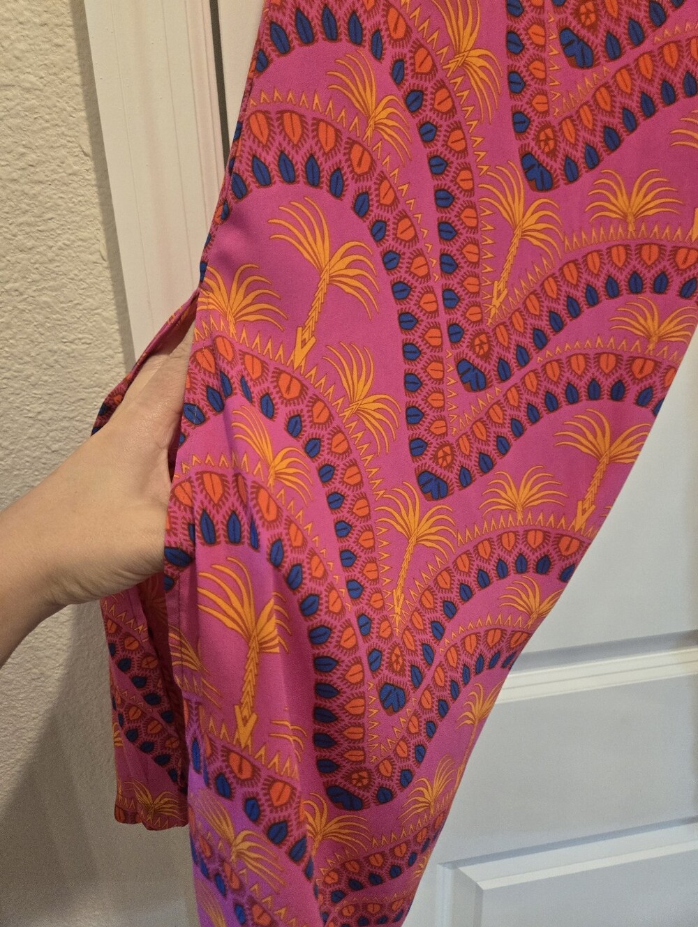 Rose & Olive Pink and Orange Printed Elastic-Waist Wide Leg Pant,  Size Medium - Picture 4 of 9